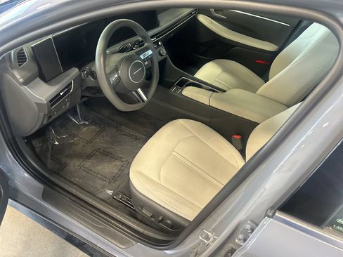 Used 2025 Hyundai Sonata SEL FWD image 3