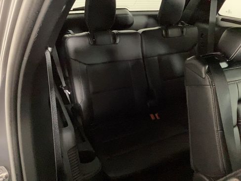 Used 2024 Ford Explorer ST image 12