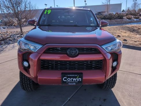 Used 2019 Toyota 4Runner SR5 Premium image 2