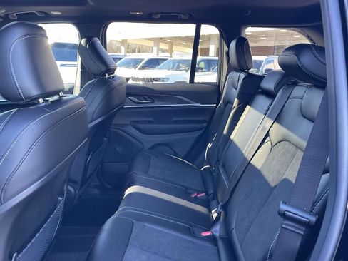 New 2026 Jeep Grand Cherokee Altitude AWD/4WD image 19