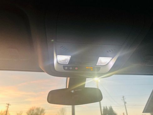 Used 2017 GMC Acadia SLE image 37