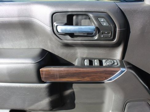 Used 2020 GMC Sierra 1500 SLT image 32