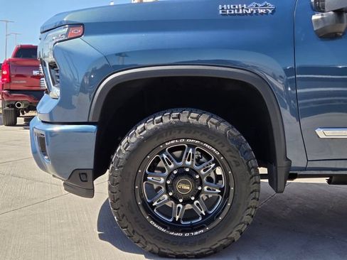 Certified 2024 Chevrolet Silverado 2500 High Country w/ High Country Premium Package AWD/4WD image 9