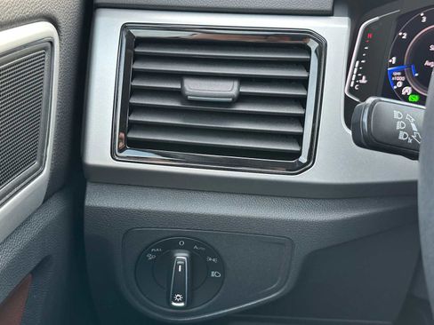 Used 2022 Volkswagen Atlas SE image 33