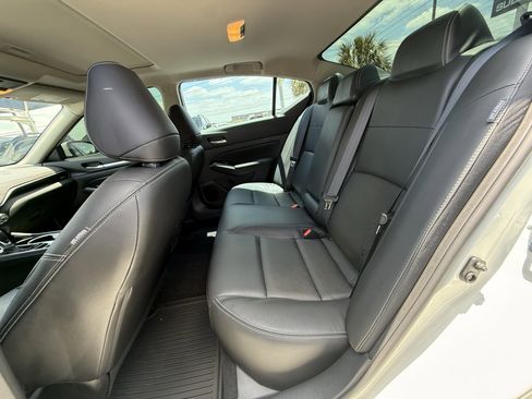 Used 2025 Nissan Altima 2.5 SL FWD image 13