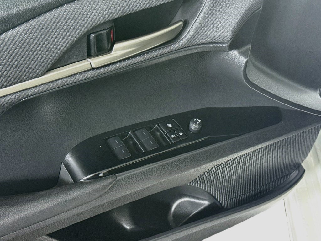 Used 2025 Toyota Camry SE FWD image 23