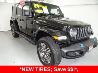 Used 2024 Jeep Wrangler Unlimited w/ Convenience Group AWD/4WD video 1