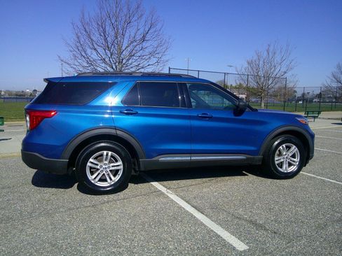Used 2020 Ford Explorer XLT w/ Equipment Group 202A image 11