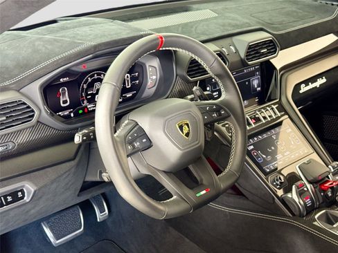 Used 2024 Lamborghini Urus Performante AWD/4WD image 16