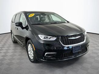 Certified 2024 Chrysler Pacifica Touring-L FWD video 2
