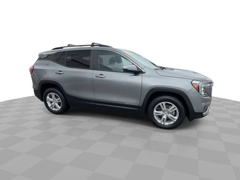 Certified 2024 GMC Terrain SLE w/ Driver Convenience Package AWD/4WD image 9