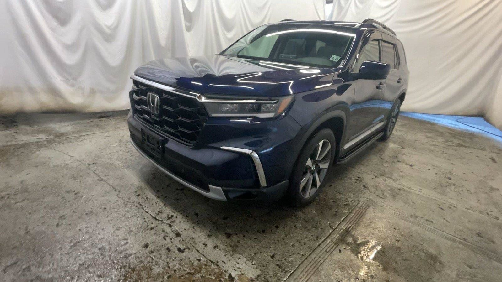 Used 2025 Honda Pilot Elite image 13