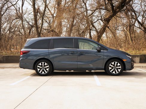 Certified 2025 Honda Odyssey EX-L image 10