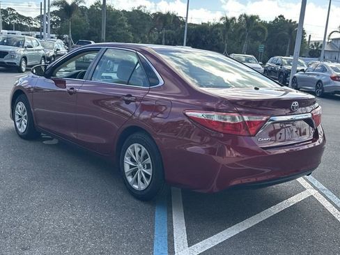 Used 2016 Toyota Camry LE image 9