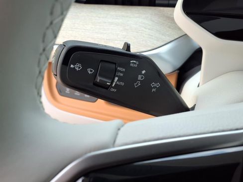 New 2025 Volkswagen ID. Buzz Pro S Plus image 13