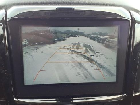 Used 2019 Chevrolet Traverse LT image 13