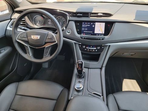 Used 2025 Cadillac XT5 Premium Luxury image 36
