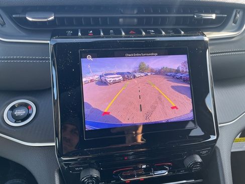 New 2025 Jeep Grand Cherokee Laredo X image 25