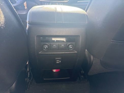 Used 2019 Chevrolet Traverse LT image 31