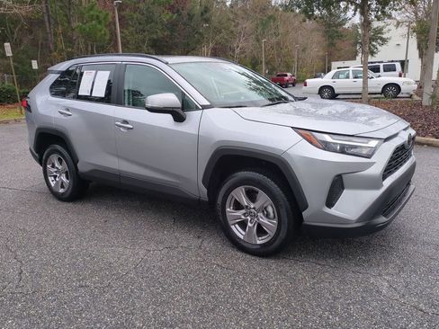 Certified 2022 Toyota RAV4 XLE w/ Convenience Package image 3
