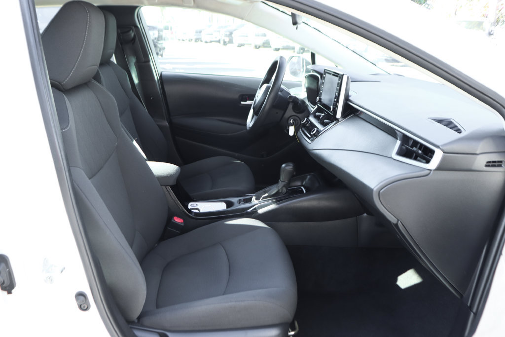 Used 2020 Toyota Corolla LE w/ Carpet Mat Package (TMS) FWD image 35