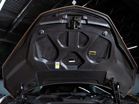 Used 2024 Lamborghini Revuelto AWD/4WD image 35