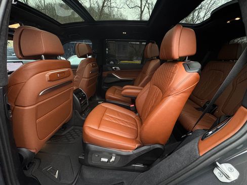 Used 2026 BMW X7 M60i image 67
