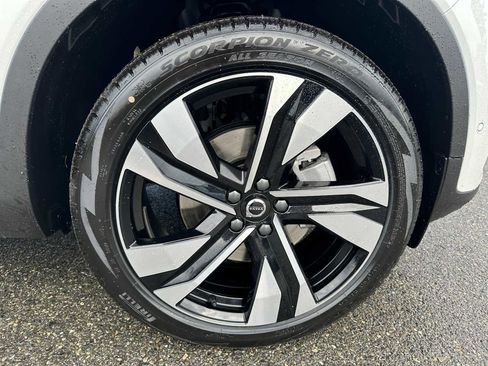 New 2026 Volvo XC40 B5 Ultra w/ Climate Package image 9