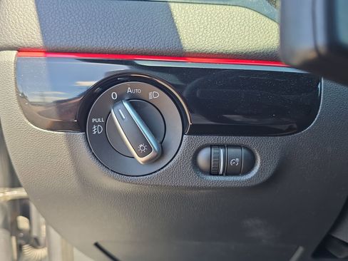 Used 2017 Volkswagen Jetta GLI FWD image 23