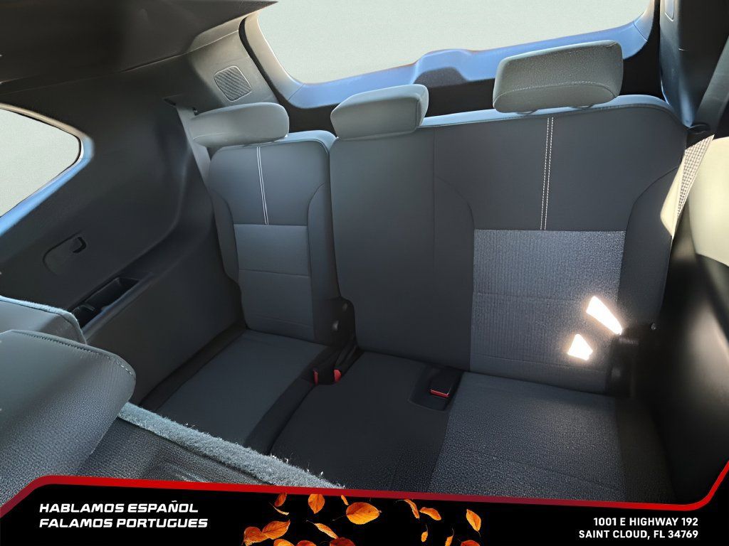Used 2025 GMC Acadia Elevation FWD image 28