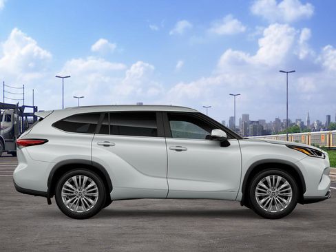 New 2026 Toyota Highlander Platinum image 14