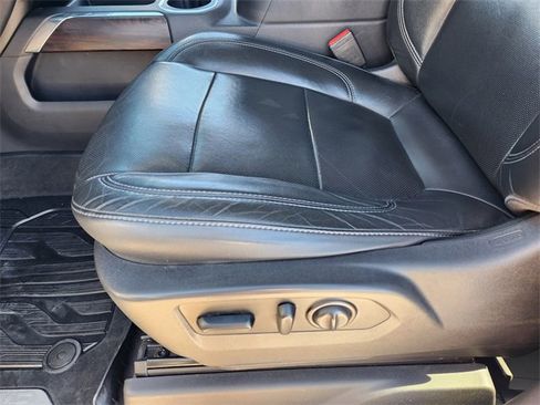 Used 2019 GMC Sierra 1500 SLT image 24