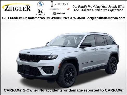 Used 2025 Jeep Grand Cherokee Altitude AWD/4WD image 1