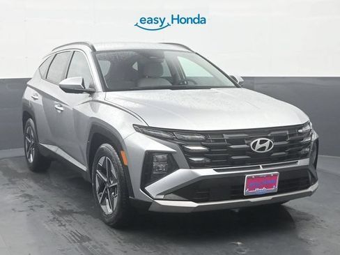 Used 2025 Hyundai Tucson SEL FWD image 2