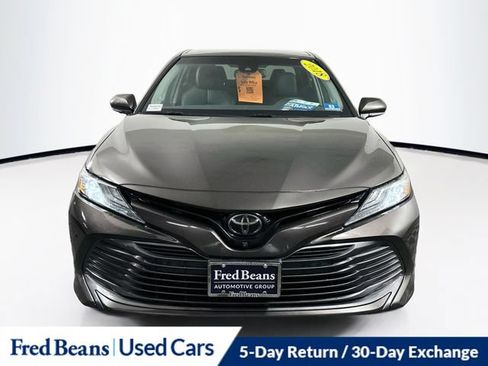 Used 2018 Toyota Camry XLE w/ Driver Assist Package FWD image 2