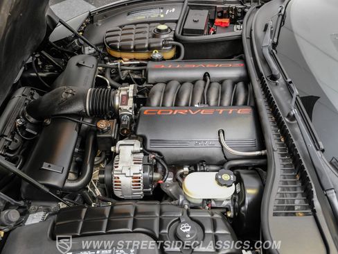 Used 2004 Chevrolet Corvette Coupe w/ Preferred Equipment Group image 37