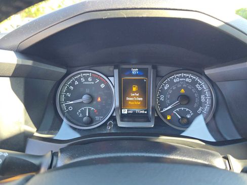 Used 2022 Toyota Tacoma TRD Sport image 24