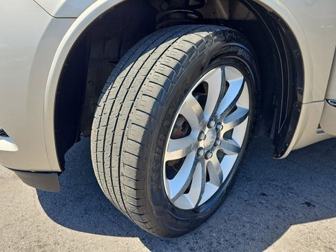 Used 2015 Buick Enclave Premium w/ Experience Buick Package FWD image 34