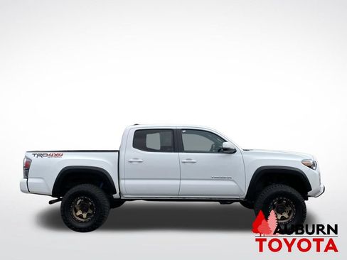 Used 2023 Toyota Tacoma TRD Off-Road w/ Technology Package AWD/4WD image 8