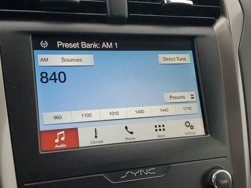 Used 2019 Ford Fusion SE AWD/4WD image 25