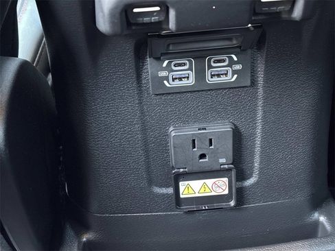 Used 2024 Jeep Wrangler Unlimited Rubicon image 19