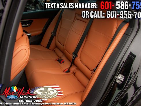 Used 2024 Mercedes-Benz C 300 Sedan image 11