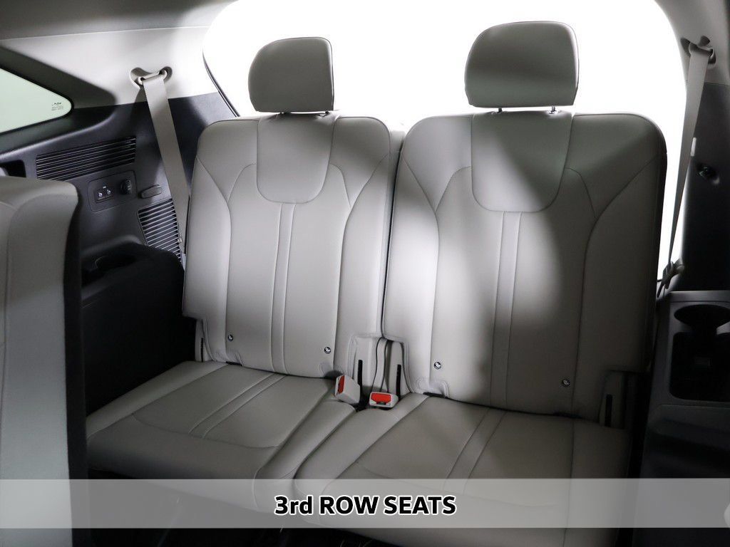 Certified 2026 Kia Sorento S FWD image 7