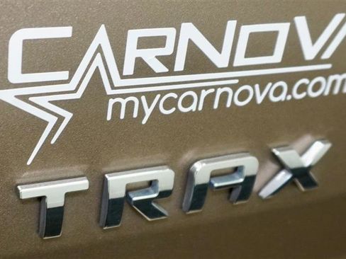 Used 2018 Chevrolet Trax LT w/ LT Convenience Package image 37