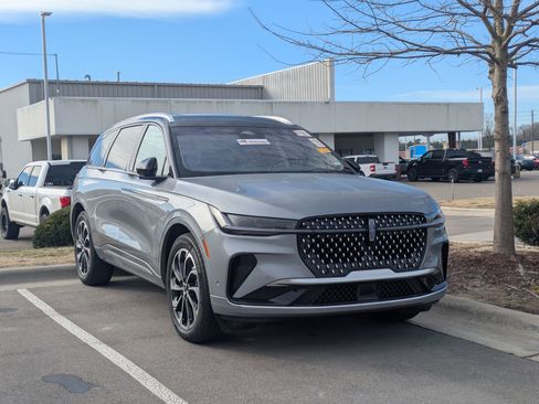 Used 2024 Lincoln Nautilus Reserve w/ Equipment Group 203A image 1