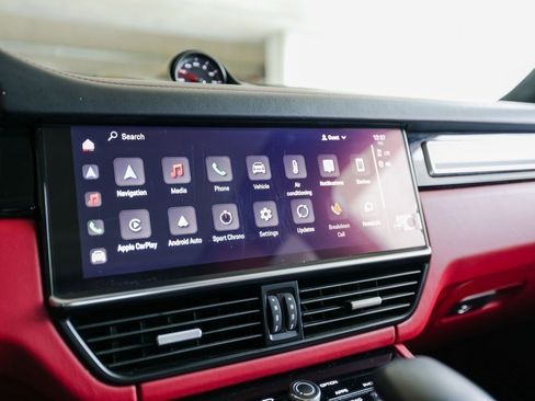 Certified 2023 Porsche Cayenne Turbo image 18