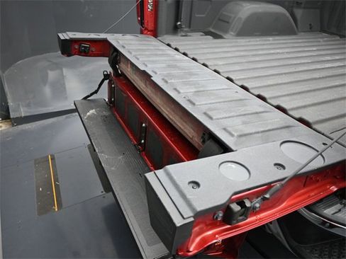 Used 2023 GMC Sierra 1500 SLT w/ SLT Premium Package image 28