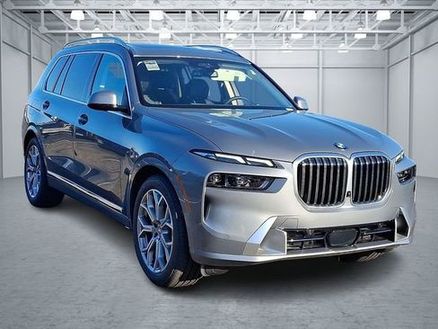 Used 2026 BMW X7 xDrive40i AWD/4WD image 3