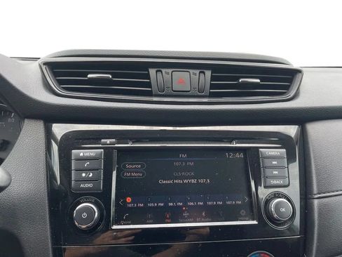 Used 2018 Nissan Rogue S AWD/4WD image 25