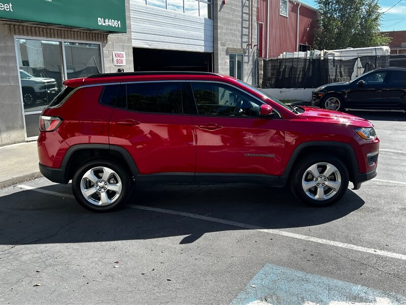 Used 2017 Jeep Compass Latitude w/ Popular Equipment Group AWD/4WD image 8